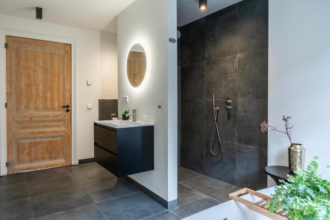 Xxl Loft With Bath Located Stadsvilla Tilburg Exterior photo